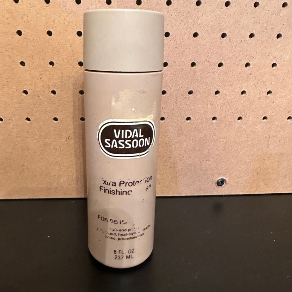 Vintage vidal sassoon extra protection finishing mousse 1982. 8 fl ounces